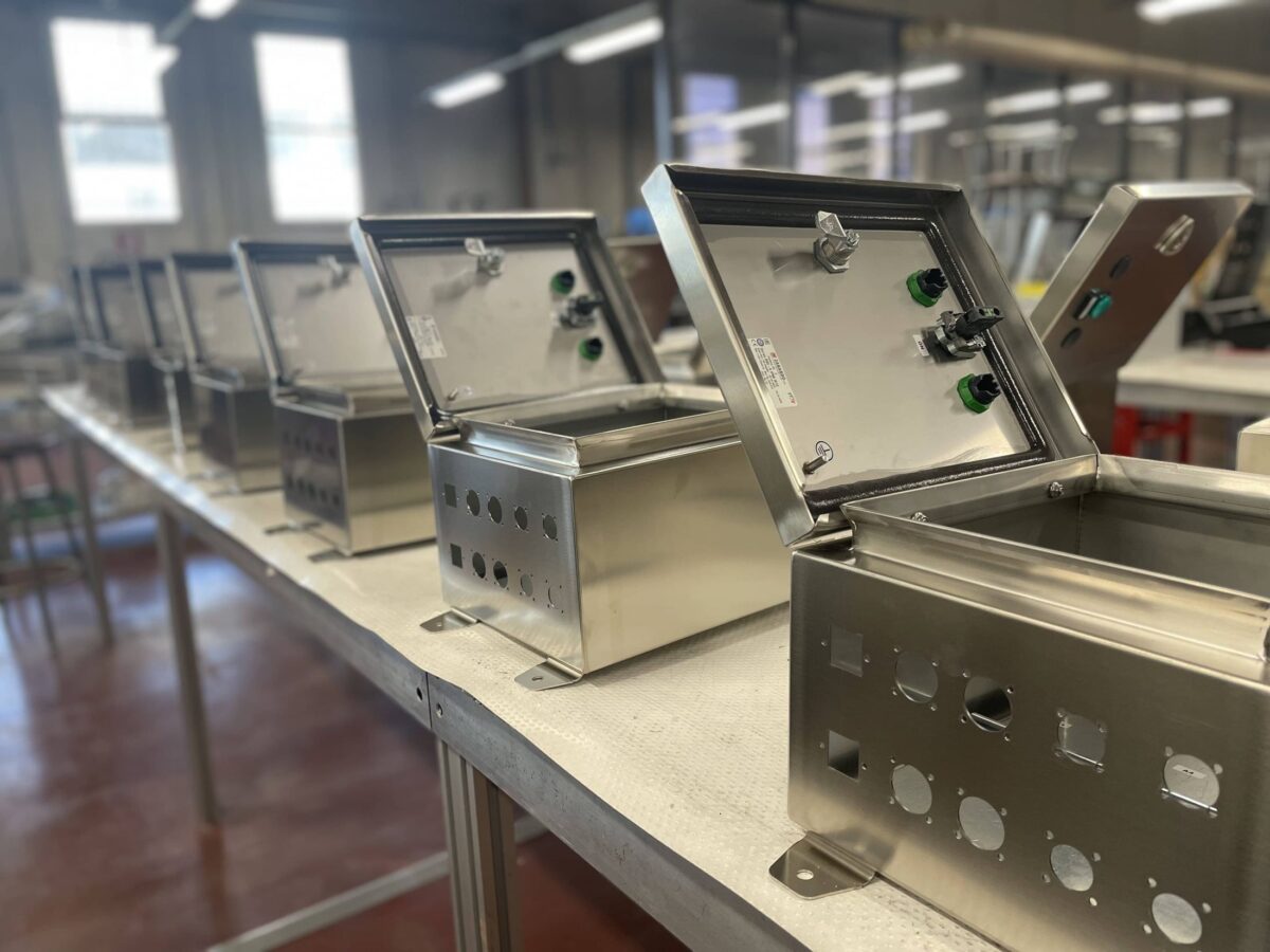 produzione-cabine-e-quadri-elettrici-custom-a-b